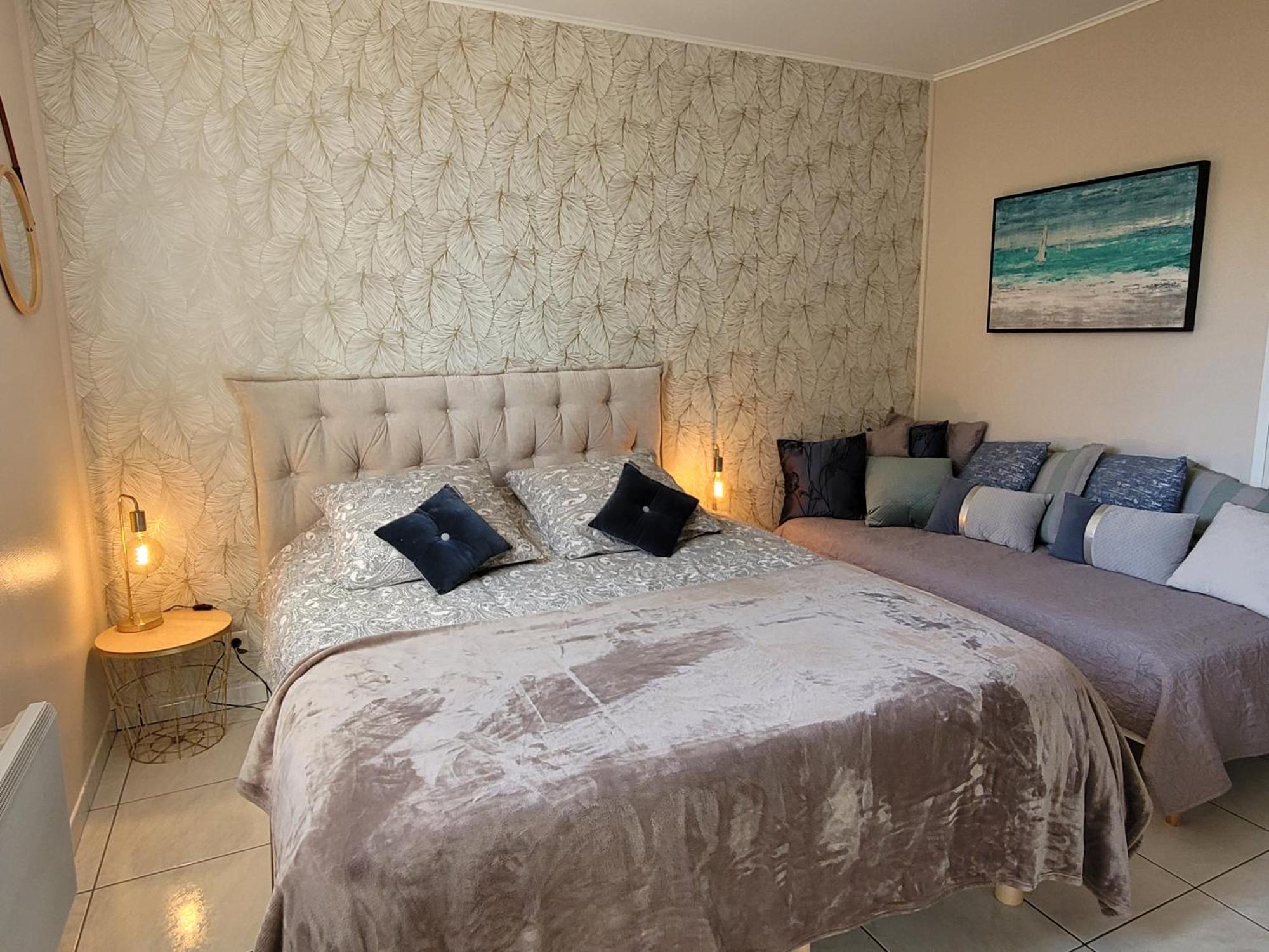 Villa Renovee Avec Piscine Privee เกลมง-เอลดลโรลท์ ภายนอก รูปภาพ
